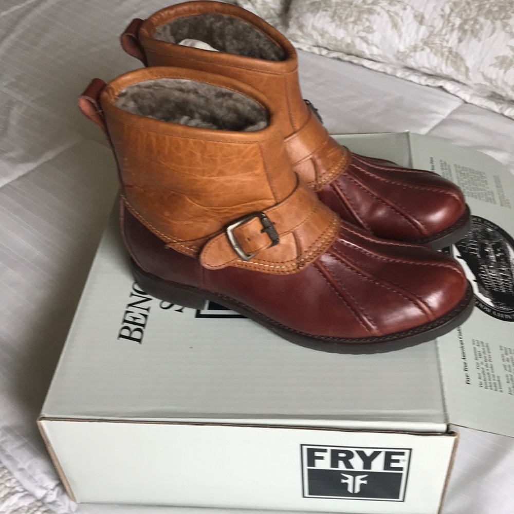 FRYE Duck Boots
